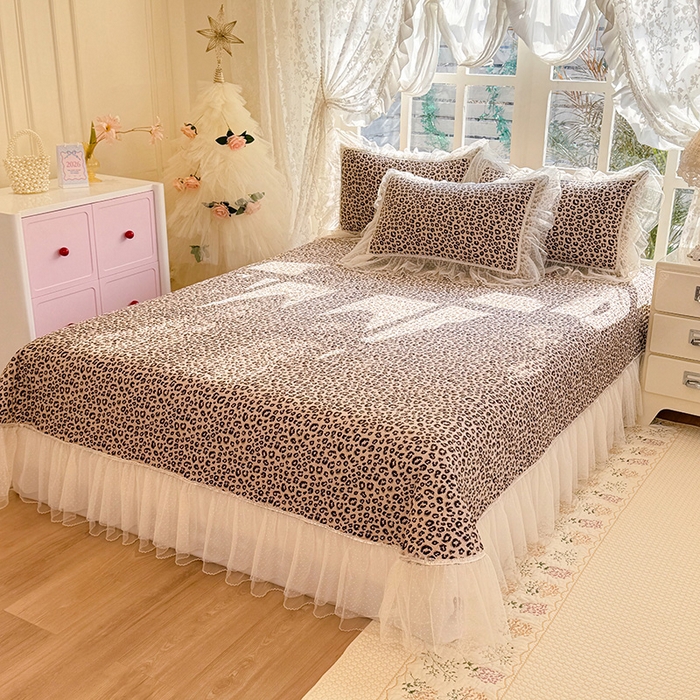 91家纺网 家纺一手货源 找家纺 韩约家纺 2026新款法式双层蕾丝花边古法棉感四件套 豹纹美美