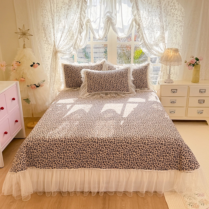 91家纺网 家纺一手货源 找家纺 韩约家纺 2026新款法式双层蕾丝花边古法棉感四件套 豹纹美美