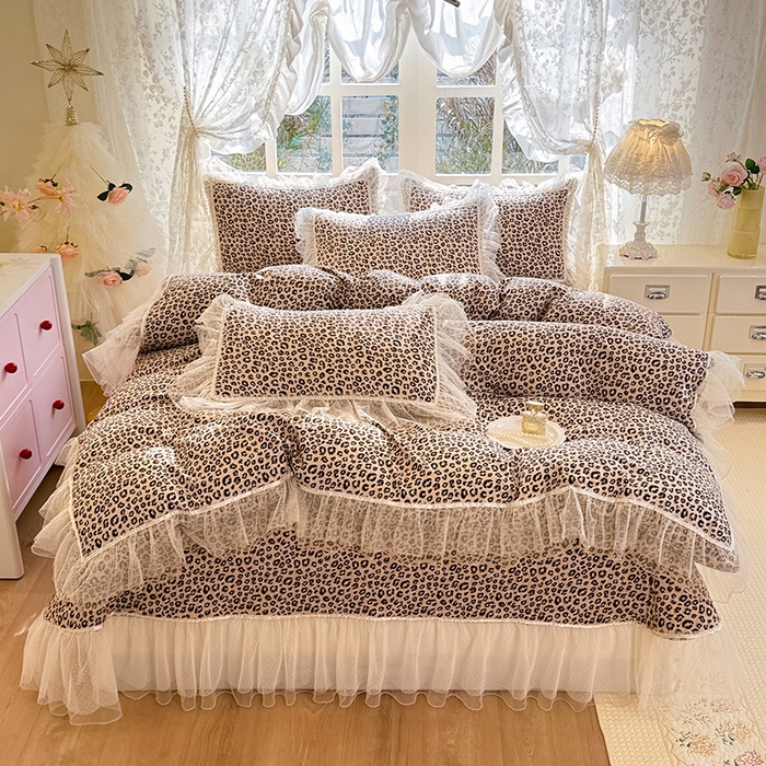 91家纺网 家纺一手货源 找家纺 韩约家纺 2026新款法式双层蕾丝花边古法棉感四件套 豹纹美美