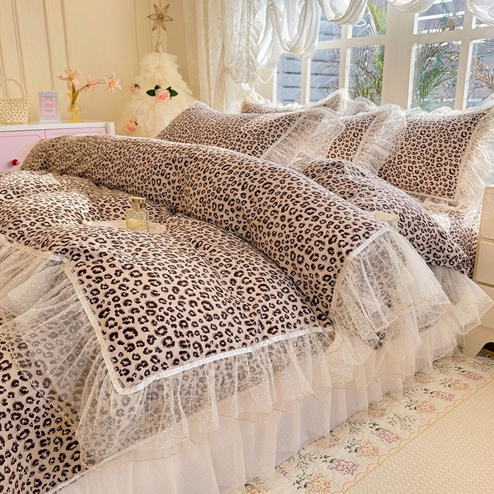 91家纺网 家纺一手货源 找家纺 韩约家纺 2026新款法式双层蕾丝花边古法棉感四件套 豹纹美美