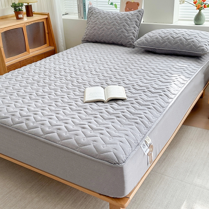 91家纺网 家纺一手货源 找家纺 铭成家纺 2026全棉色织水洗棉夹棉床笠床垫 纯棉素雅-冰山灰