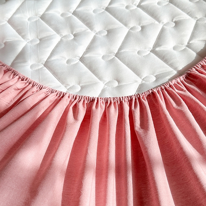 91家纺网 家纺一手货源 找家纺 铭成家纺 2026全棉色织水洗棉夹棉床笠床垫 纯棉素雅-豆沙粉