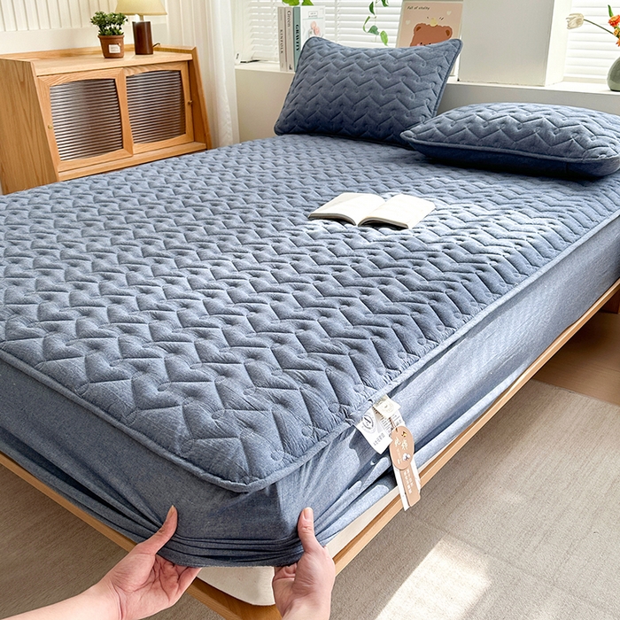 91家纺网 家纺一手货源 找家纺 铭成家纺 2026全棉色织水洗棉夹棉床笠床垫 纯棉素雅-牛仔蓝