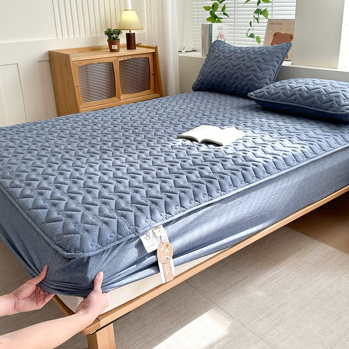 91家纺网 家纺一手货源 找家纺 铭成家纺 2026全棉色织水洗棉夹棉床笠床垫 纯棉素雅-牛仔蓝