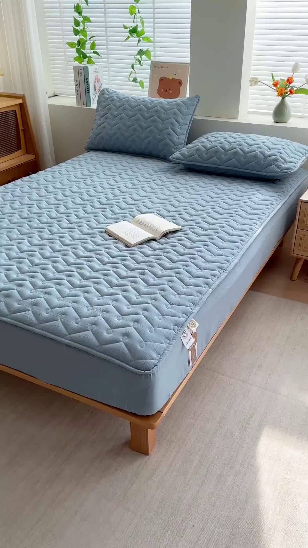 91家纺网 家纺一手货源 找家纺 铭成家纺 2026全棉色织水洗棉夹棉床笠床垫 纯棉素雅-清雅蓝