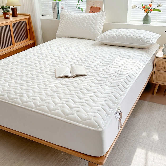 91家纺网 家纺一手货源 找家纺 铭成家纺 2026全棉色织水洗棉夹棉床笠床垫 纯棉素雅-月光白