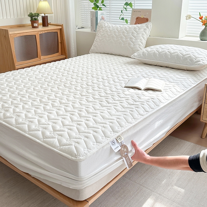 91家纺网 家纺一手货源 找家纺 铭成家纺 2026全棉色织水洗棉夹棉床笠床垫 纯棉素雅-月光白