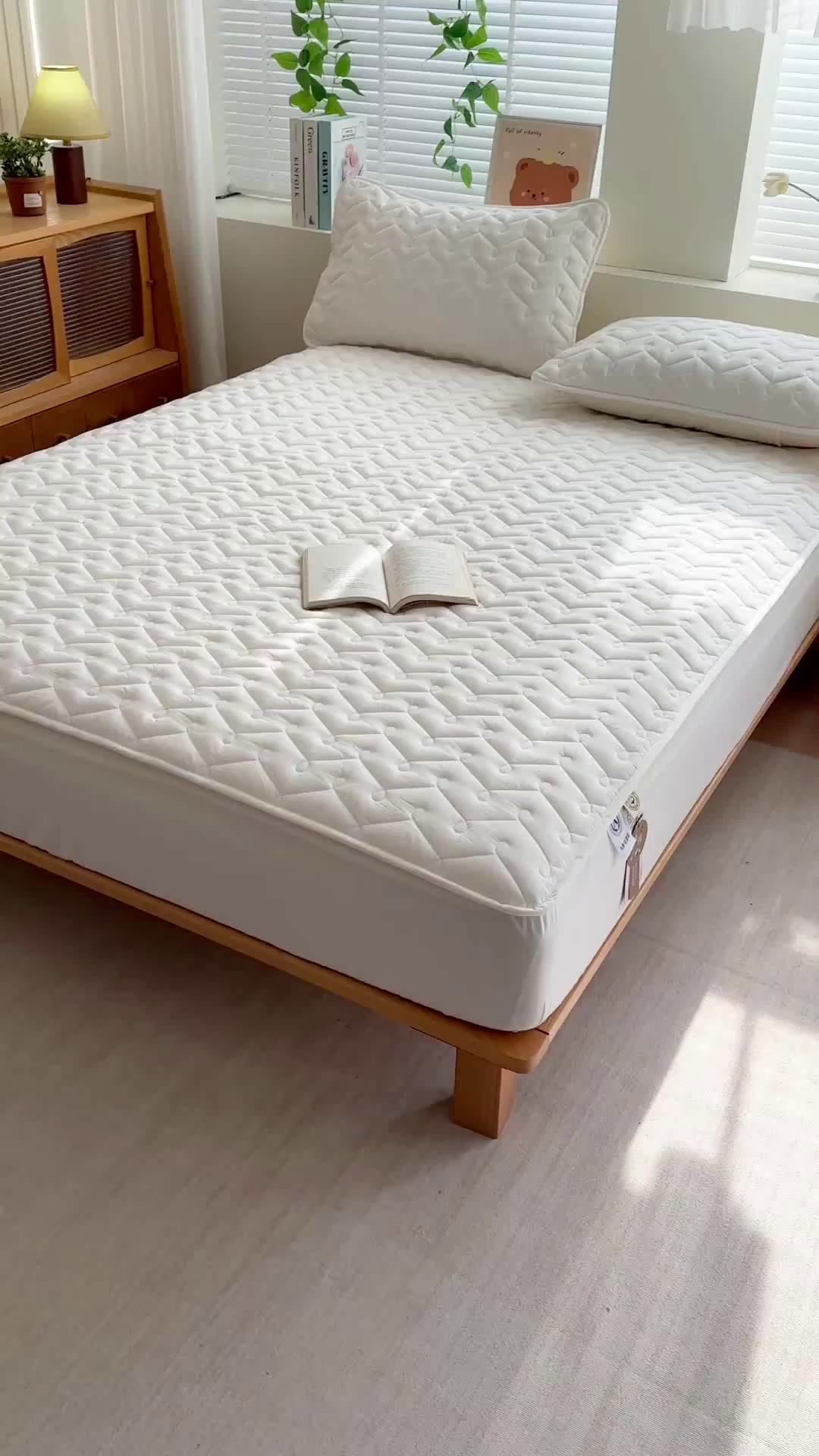 91家纺网 家纺一手货源 找家纺 铭成家纺 2026全棉色织水洗棉夹棉床笠床垫 纯棉素雅-月光白