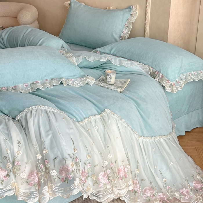 91家纺网 家纺一手货源 找家纺 （总）绒掌柜 2025新款消光级牛奶绒婴儿绒刺绣花边工艺款四件套（品质含买家秀）—巴黎系列