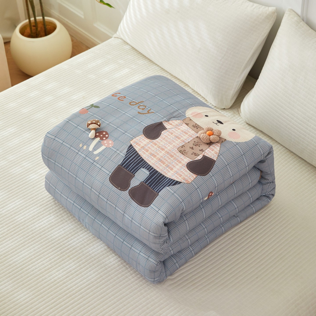 91家纺网 家纺一手货源 找家纺 莎果家纺 2026新款全棉纯棉双层纱春秋被子被芯 蘑菇熊