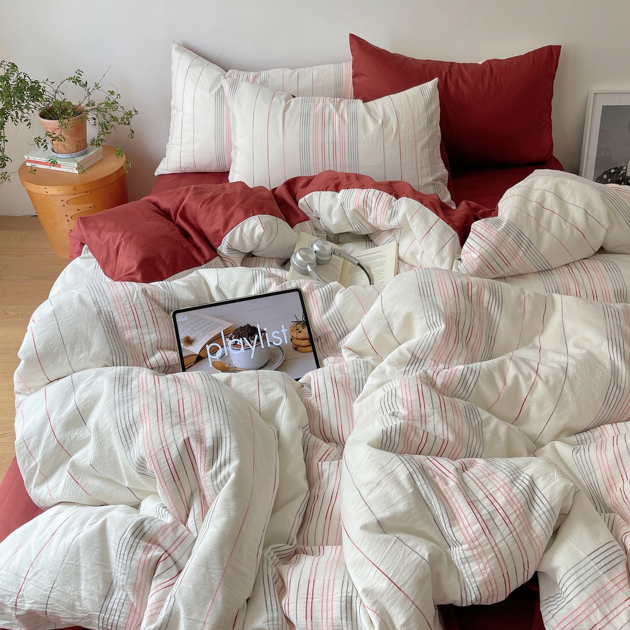 91家纺网 家纺一手货源 找家纺 简宜家居（朝初家纺） 2026新款全棉色织小提花简纹系列四件套 简纹-绯红