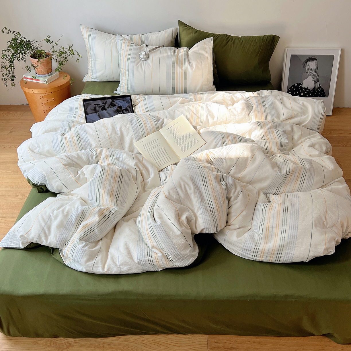 91家纺网 家纺一手货源 找家纺 简宜家居（朝初家纺） 2026新款全棉色织小提花简纹系列四件套 简纹-墨绿