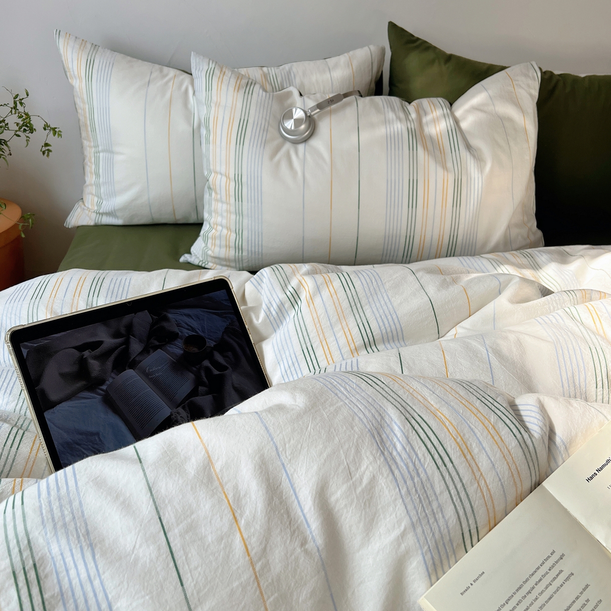 91家纺网 家纺一手货源 找家纺 简宜家居（朝初家纺） 2026新款全棉色织小提花简纹系列四件套 简纹-墨绿