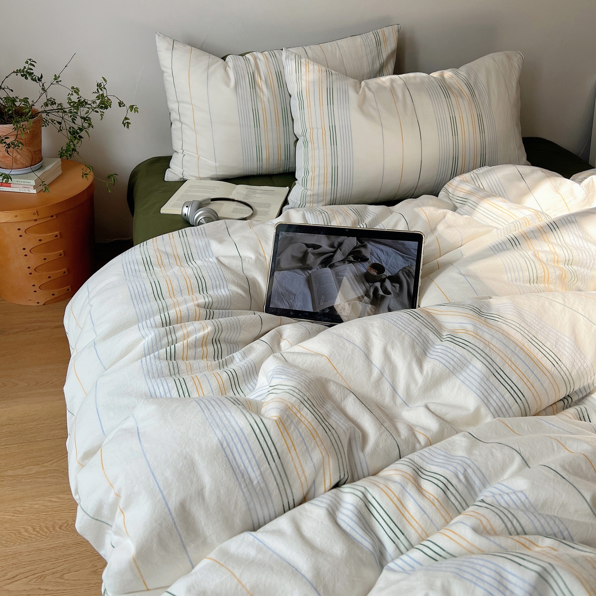 91家纺网 家纺一手货源 找家纺 简宜家居（朝初家纺） 2026新款全棉色织小提花简纹系列四件套 简纹-墨绿