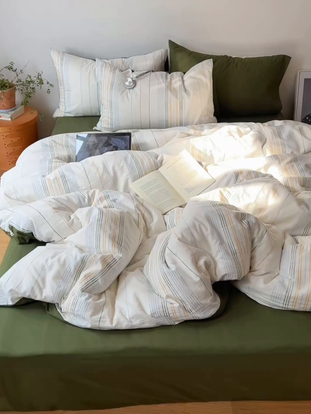 91家纺网 家纺一手货源 找家纺 简宜家居（朝初家纺） 2026新款全棉色织小提花简纹系列四件套 简纹-墨绿