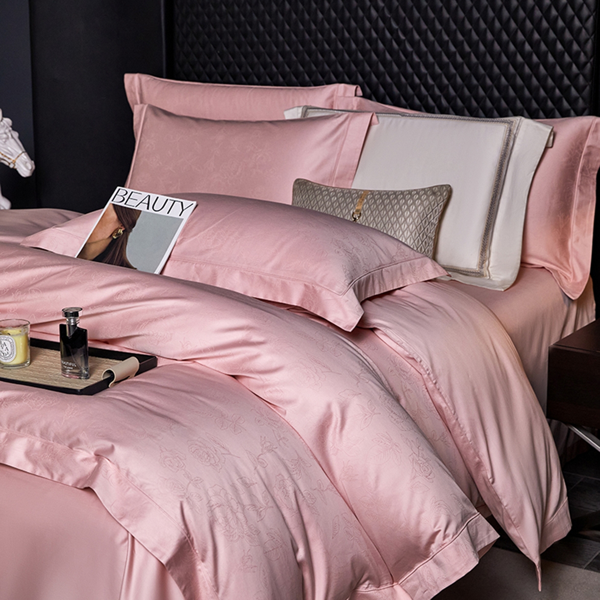 91家纺网 家纺一手货源 找家纺 金纱玉纺家纺 2025新款全棉提花工艺四件套 爱意浓-藕粉