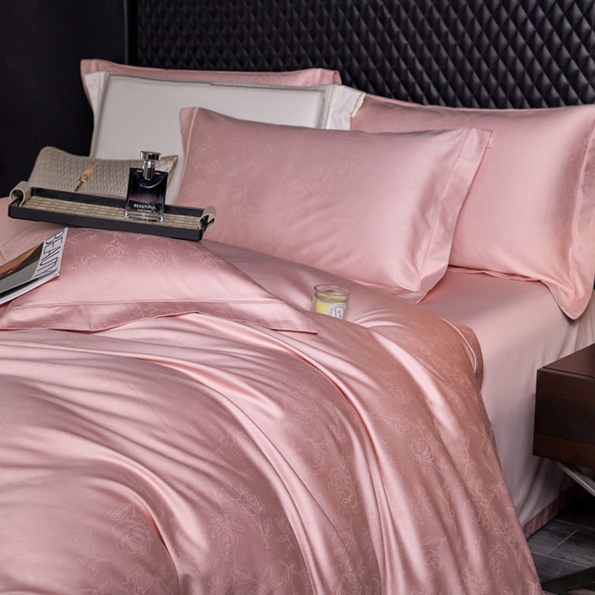 91家纺网 家纺一手货源 找家纺 金纱玉纺家纺 2025新款全棉提花工艺四件套 爱意浓-藕粉