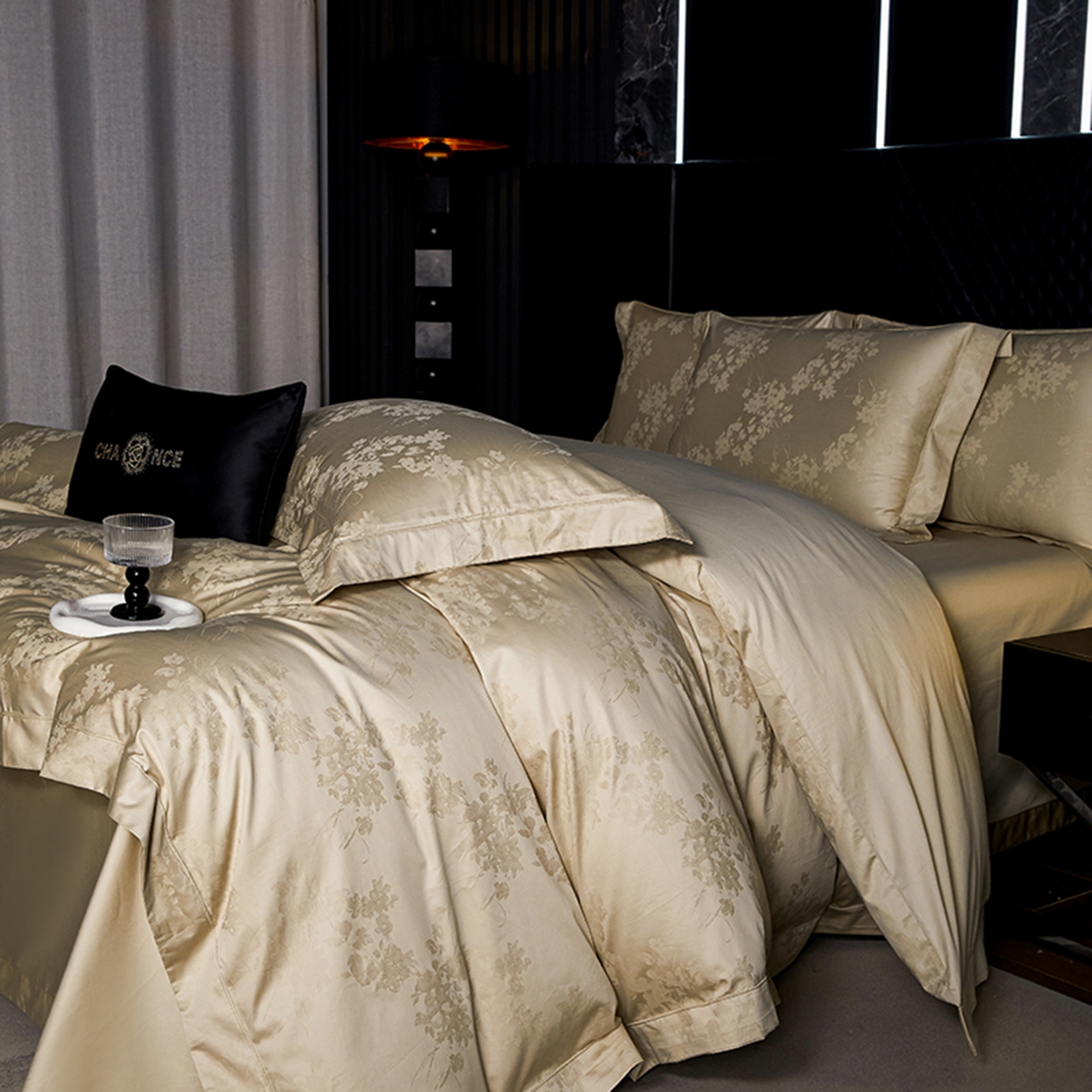 91家纺网 家纺一手货源 找家纺 金纱玉纺家纺 2025新款全棉提花工艺四件套 黛安娜-奶油咖