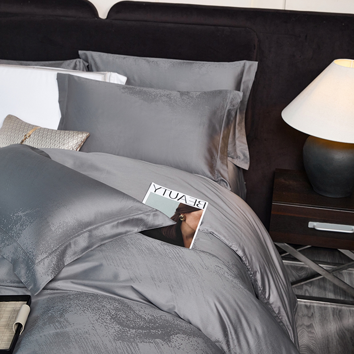 91家纺网 家纺一手货源 找家纺 金纱玉纺家纺 2025新款全棉提花工艺四件套 星空-铂灰