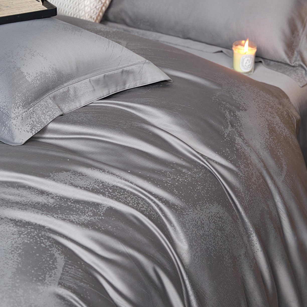 91家纺网 家纺一手货源 找家纺 金纱玉纺家纺 2025新款全棉提花工艺四件套 星空-铂灰