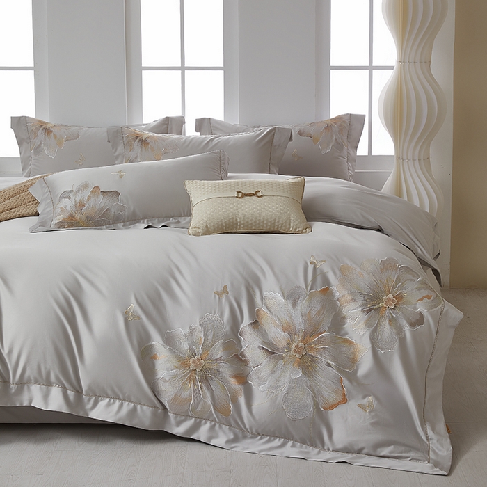 91家纺网 家纺一手货源 找家纺 诗黛尔 2026秋冬新款长绒棉刺绣焦糖时光系列四件套 焦糖时光(高级灰)