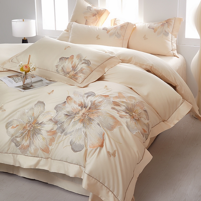 91家纺网 家纺一手货源 找家纺 诗黛尔 2026秋冬新款长绒棉刺绣焦糖时光系列四件套 焦糖时光(奶茶槟)