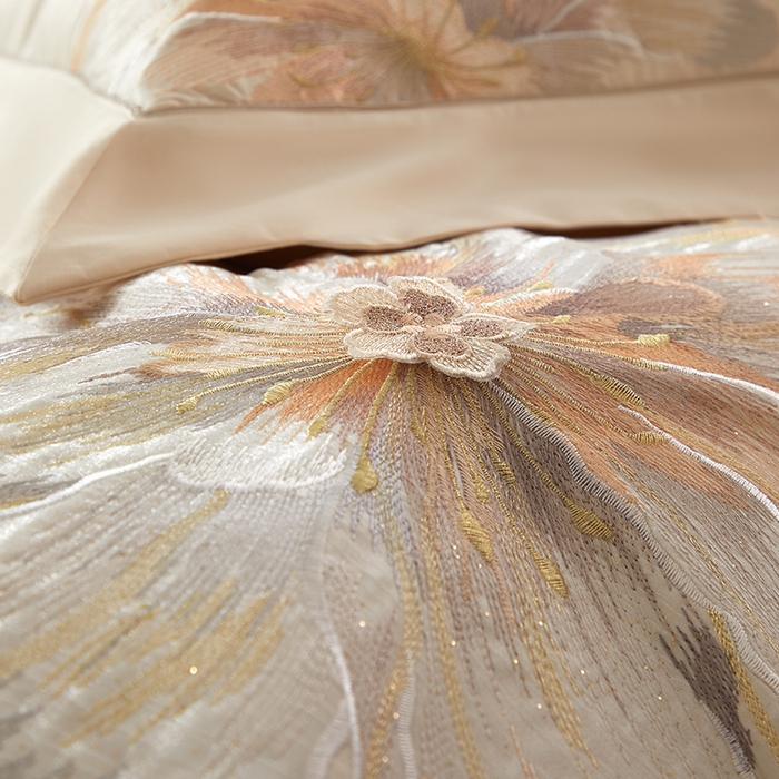 91家纺网 家纺一手货源 找家纺 诗黛尔 2026秋冬新款长绒棉刺绣焦糖时光系列四件套 焦糖时光(奶茶槟)