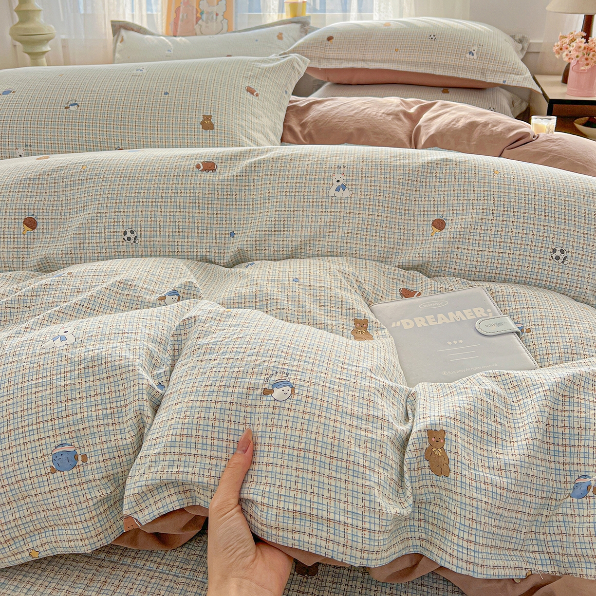 91家纺网 家纺一手货源 找家纺 梵克保罗 2026新款亲肤舒适仿棉印花床盖四件套 奇奇