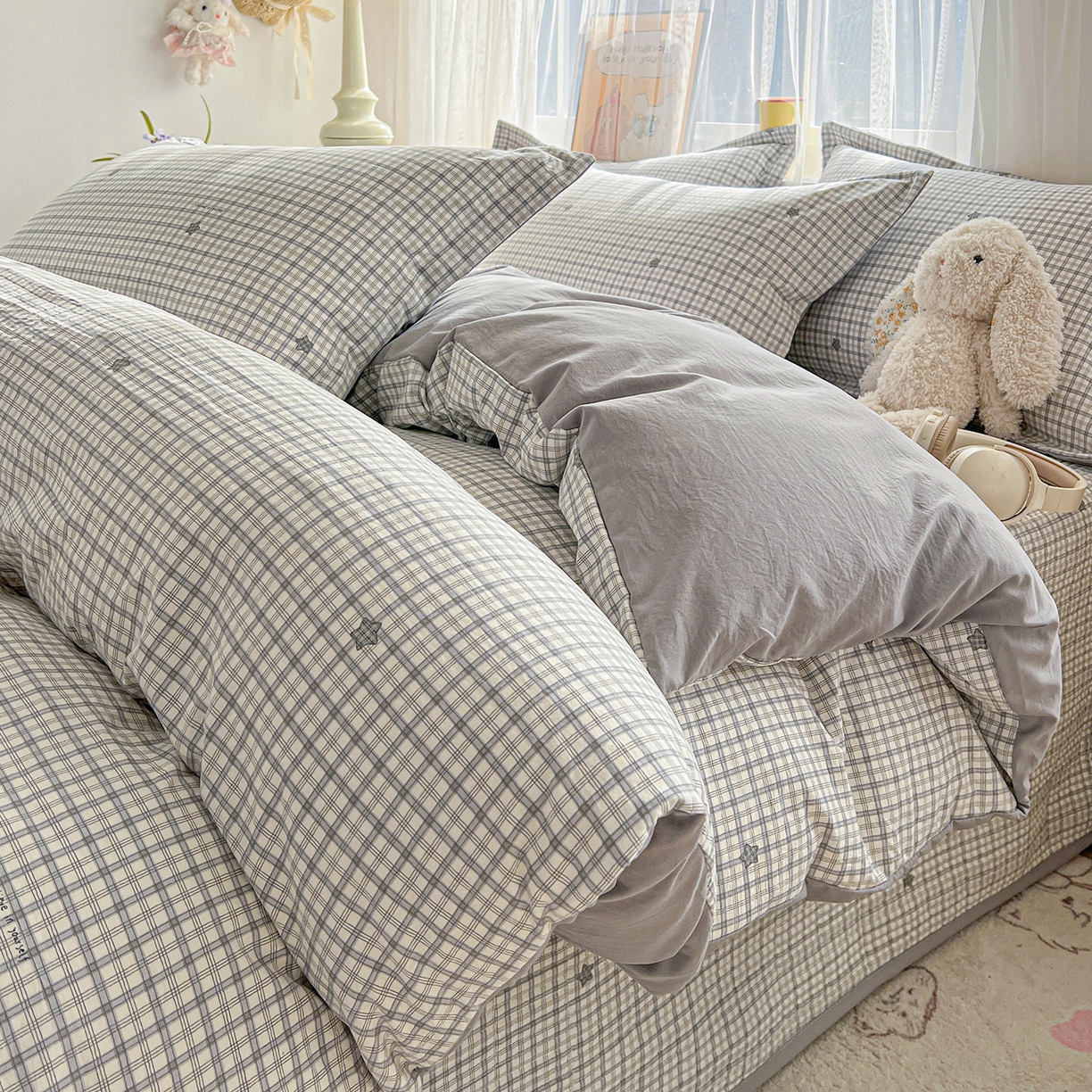 91家纺网 家纺一手货源 找家纺 梵克保罗 2026新款亲肤舒适仿棉印花床盖四件套 灰小格