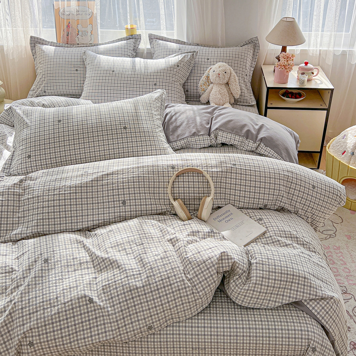 91家纺网 家纺一手货源 找家纺 梵克保罗 2026新款亲肤舒适仿棉印花床盖四件套 灰小格