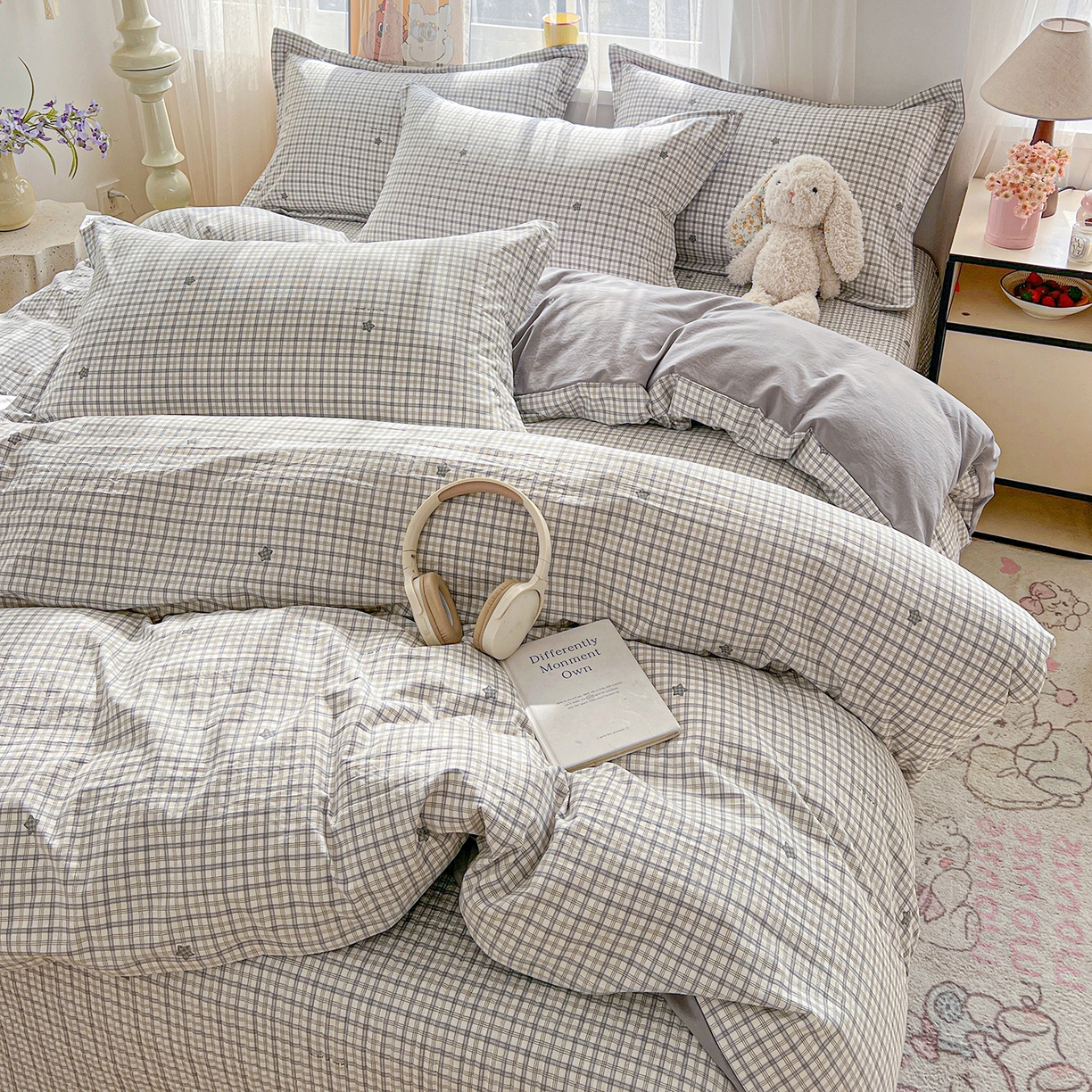 91家纺网 家纺一手货源 找家纺 梵克保罗 2026新款亲肤舒适仿棉印花床盖四件套 灰小格