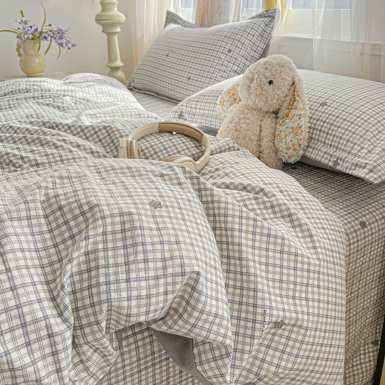 91家纺网 家纺一手货源 找家纺 梵克保罗 2026新款亲肤舒适仿棉印花床盖四件套 灰小格