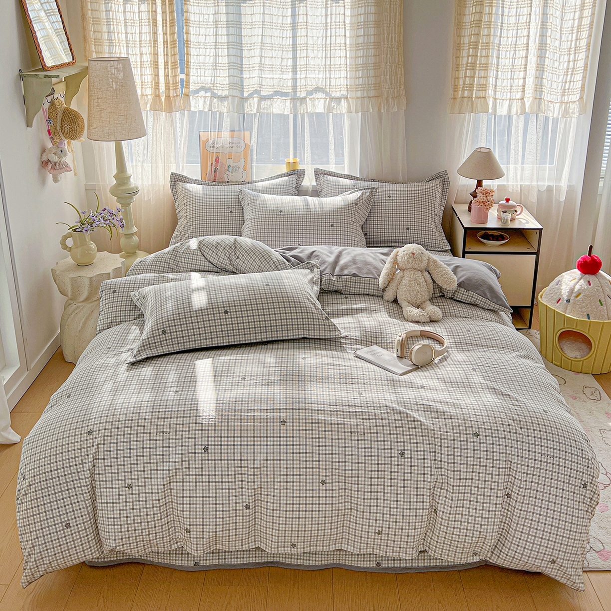 91家纺网 家纺一手货源 找家纺 梵克保罗 2026新款亲肤舒适仿棉印花床盖四件套 灰小格