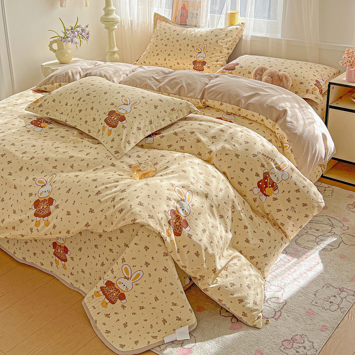 91家纺网 家纺一手货源 找家纺 梵克保罗 2026新款亲肤舒适仿棉印花床盖四件套 萌萌兔