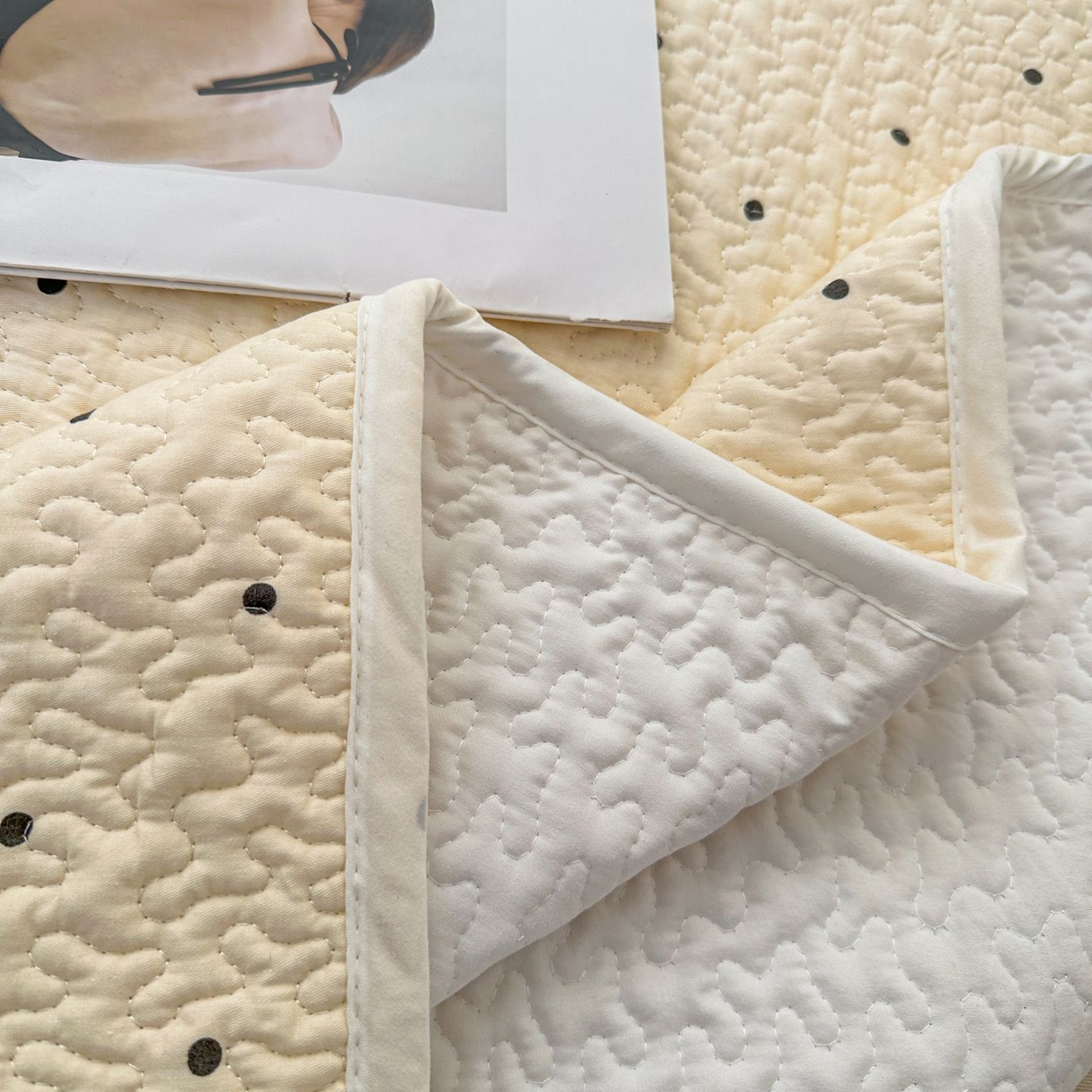 91家纺网 家纺一手货源 找家纺 暖居 2026新款支持定制法式花边纯棉榻榻米四件套全棉大炕盖三件套四季通用 奶油点点