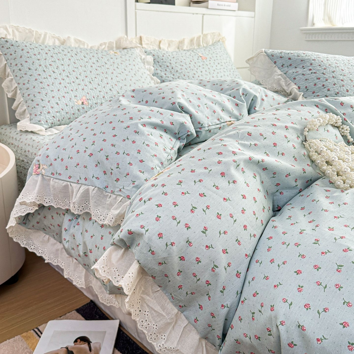 91家纺网 家纺一手货源 找家纺 暖居 2026新款支持定制法式花边纯棉榻榻米四件套全棉大炕盖三件套四季通用 碎花兔蓝