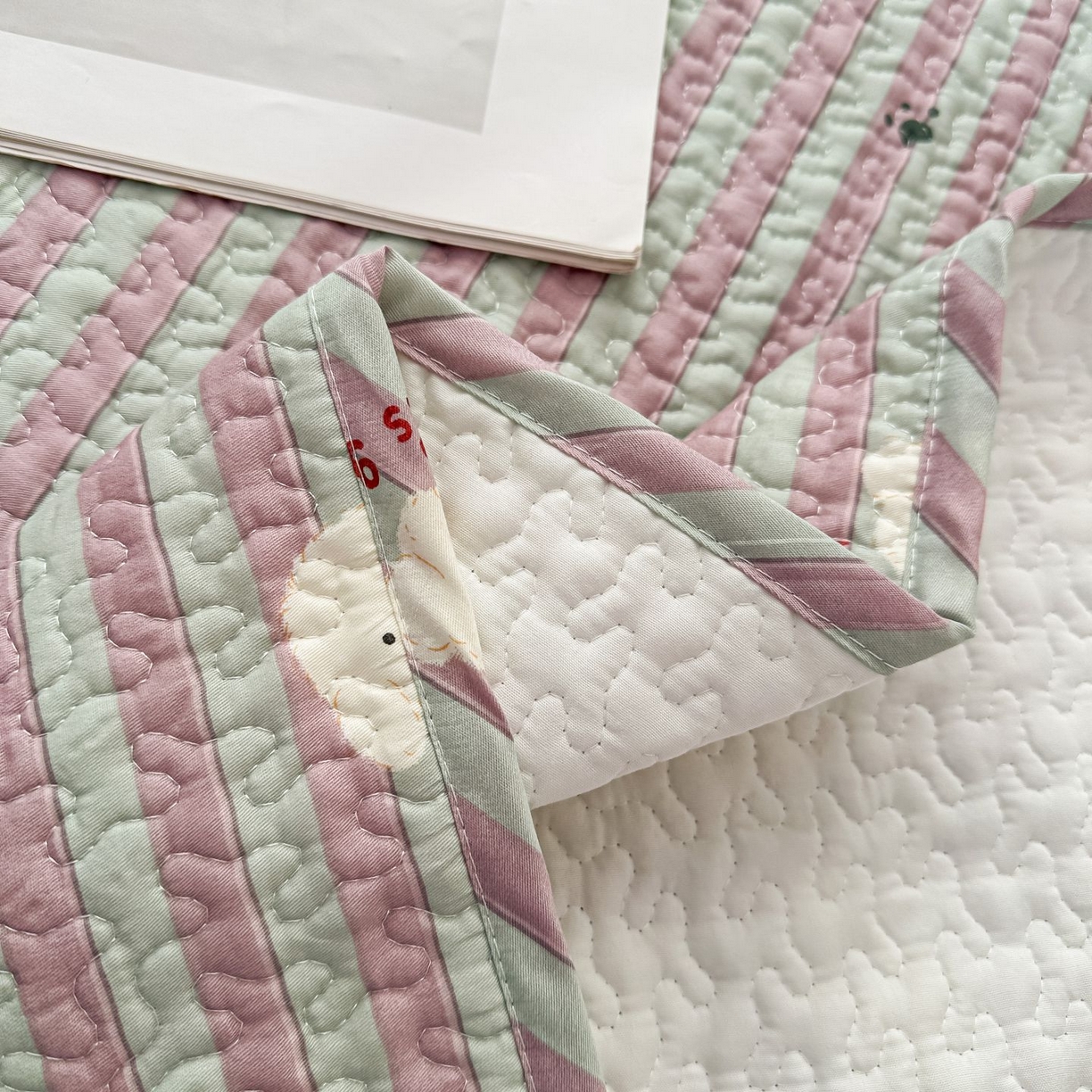 91家纺网 家纺一手货源 找家纺 暖居 2026新款支持定制法式花边纯棉榻榻米四件套全棉大炕盖三件套四季通用 旺仔紫色