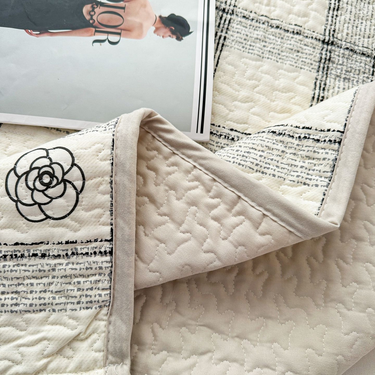 91家纺网 家纺一手货源 找家纺 暖居 2026新款支持定制法式花边纯棉榻榻米四件套全棉大炕盖三件套四季通用 小香格子