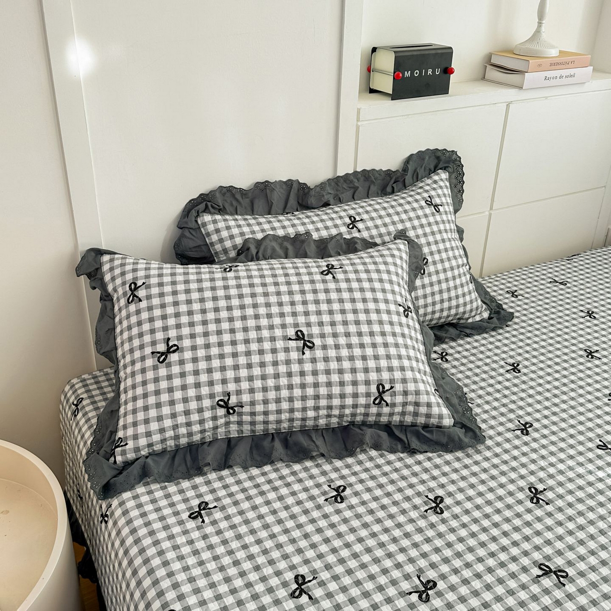 91家纺网 家纺一手货源 找家纺 暖居 2026新款支持定制法式花边纯棉榻榻米四件套全棉大炕盖三件套四季通用 灰格蝴蝶结