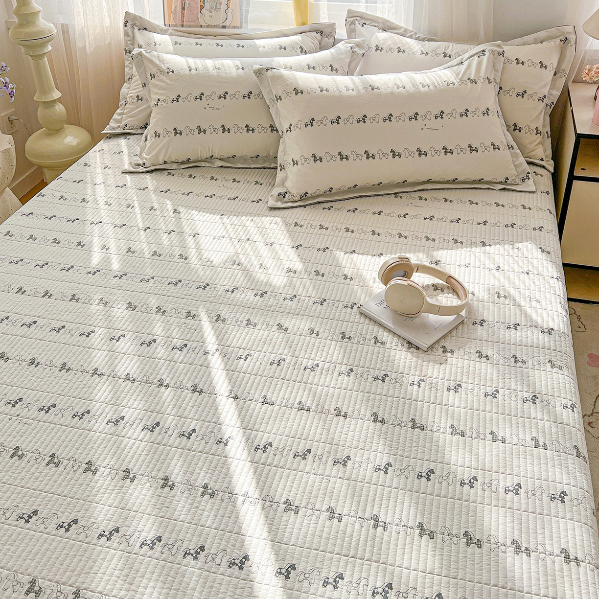 91家纺网 家纺一手货源 找家纺 梵克保罗 2026新款亲肤舒适仿棉印花床盖四件套 小木马