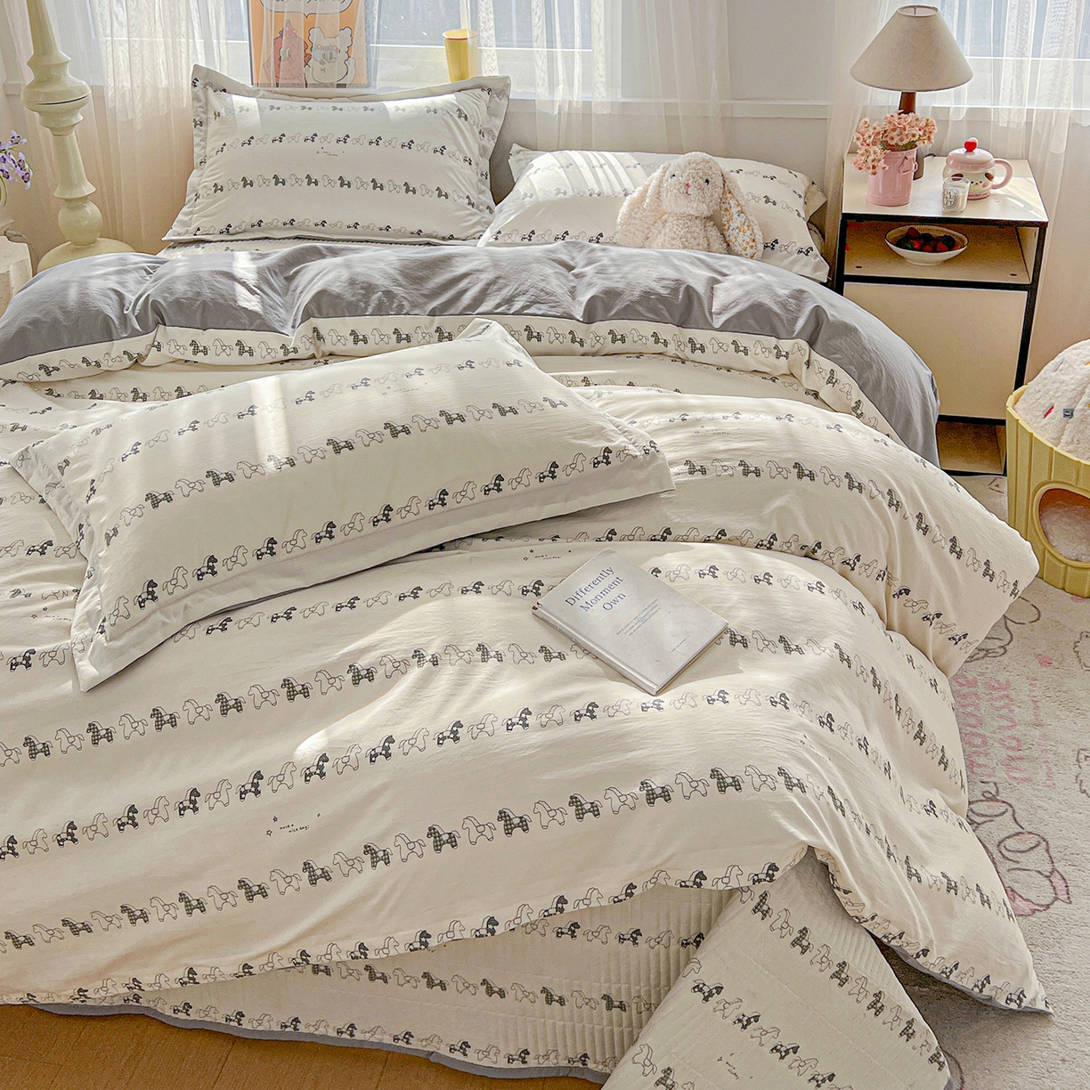 91家纺网 家纺一手货源 找家纺 梵克保罗 2026新款亲肤舒适仿棉印花床盖四件套 小木马