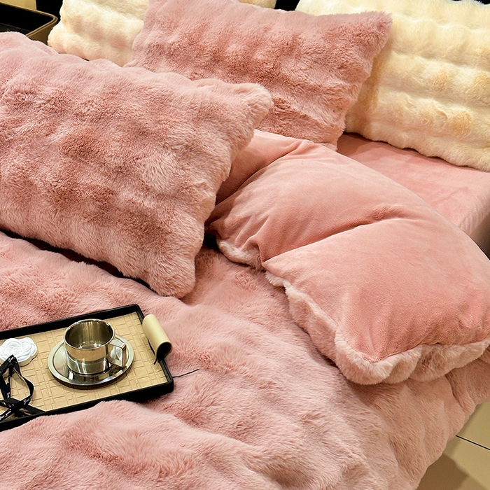 91家纺网 家纺一手货源 找家纺 良品汇馆 2026新款兔毛绒四件套良品秋冬保暖绒布套件泡芙格加厚 小泡泡绒-粉色