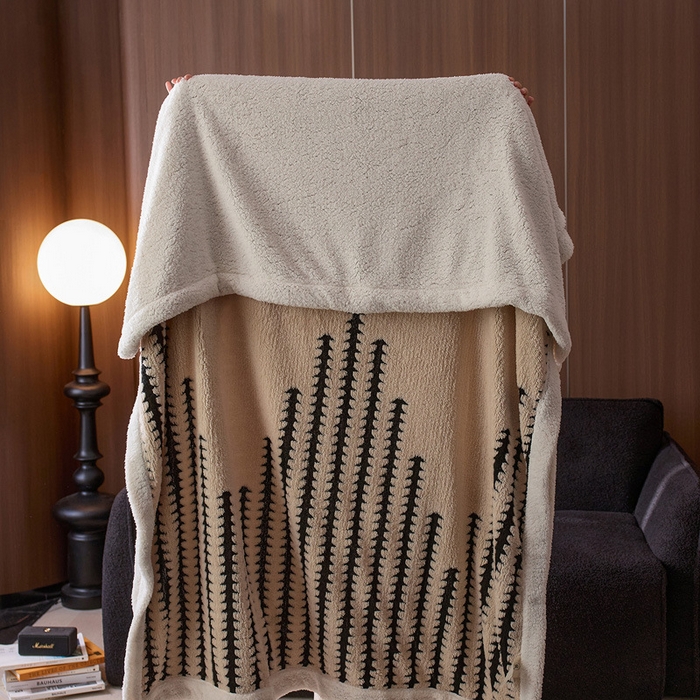 91家纺网 家纺一手货源 找家纺 良品汇馆 2026新款秋冬加厚双层阳离子羊羔绒良品办公室午休毛毯沙发绒毯子 云杉-卡其