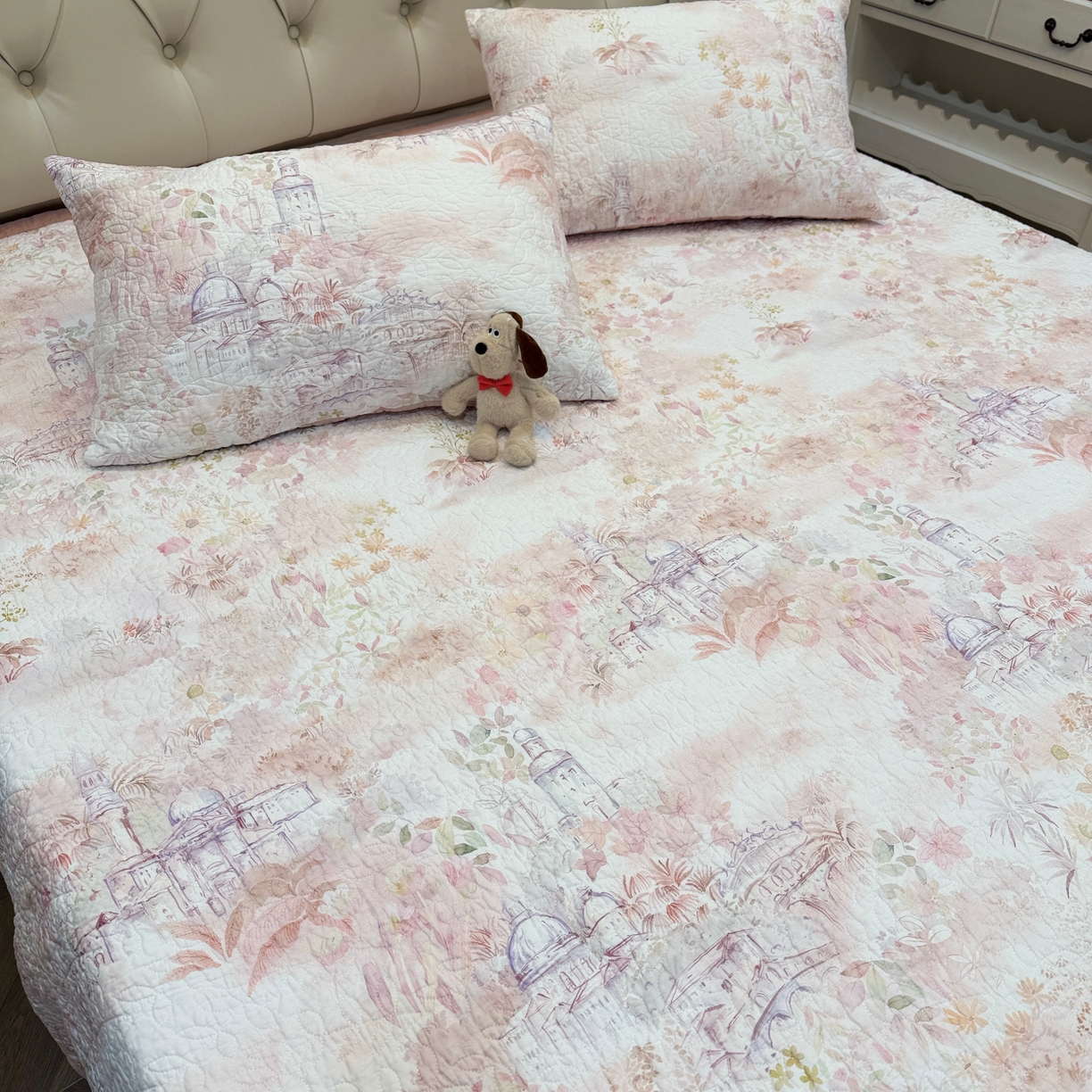 91家纺网 家纺一手货源 找家纺 床盖工厂店 2026新款高端活性数码工艺双面全棉棉花床盖三件套 法兰庄园-粉