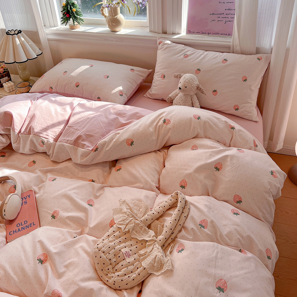 91家纺网 家纺一手货源 找家纺 梵克保罗 2026新款A类古法水洗仿棉云感纱四件套 草莓点点