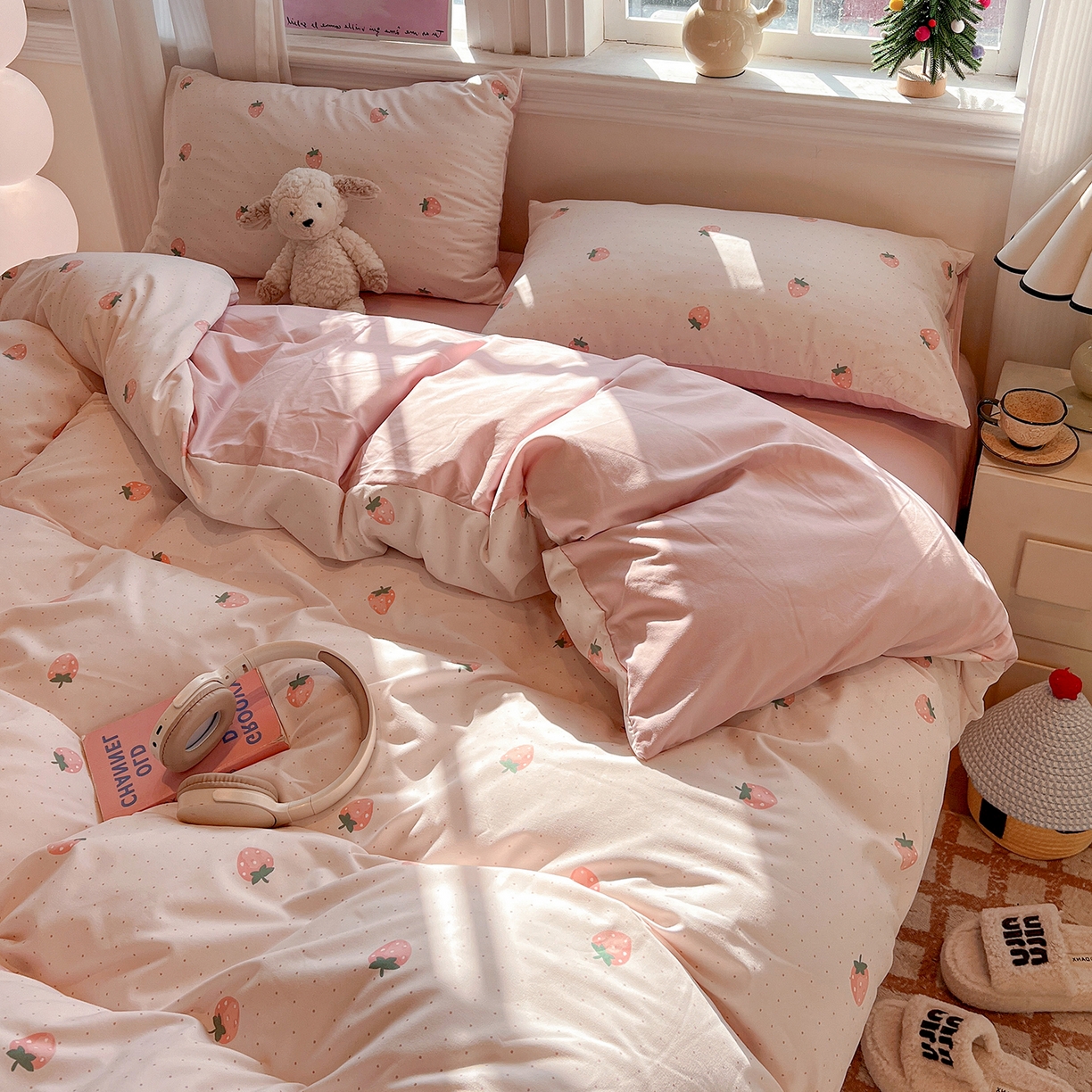 91家纺网 家纺一手货源 找家纺 梵克保罗 2026新款A类古法水洗仿棉云感纱四件套 草莓点点