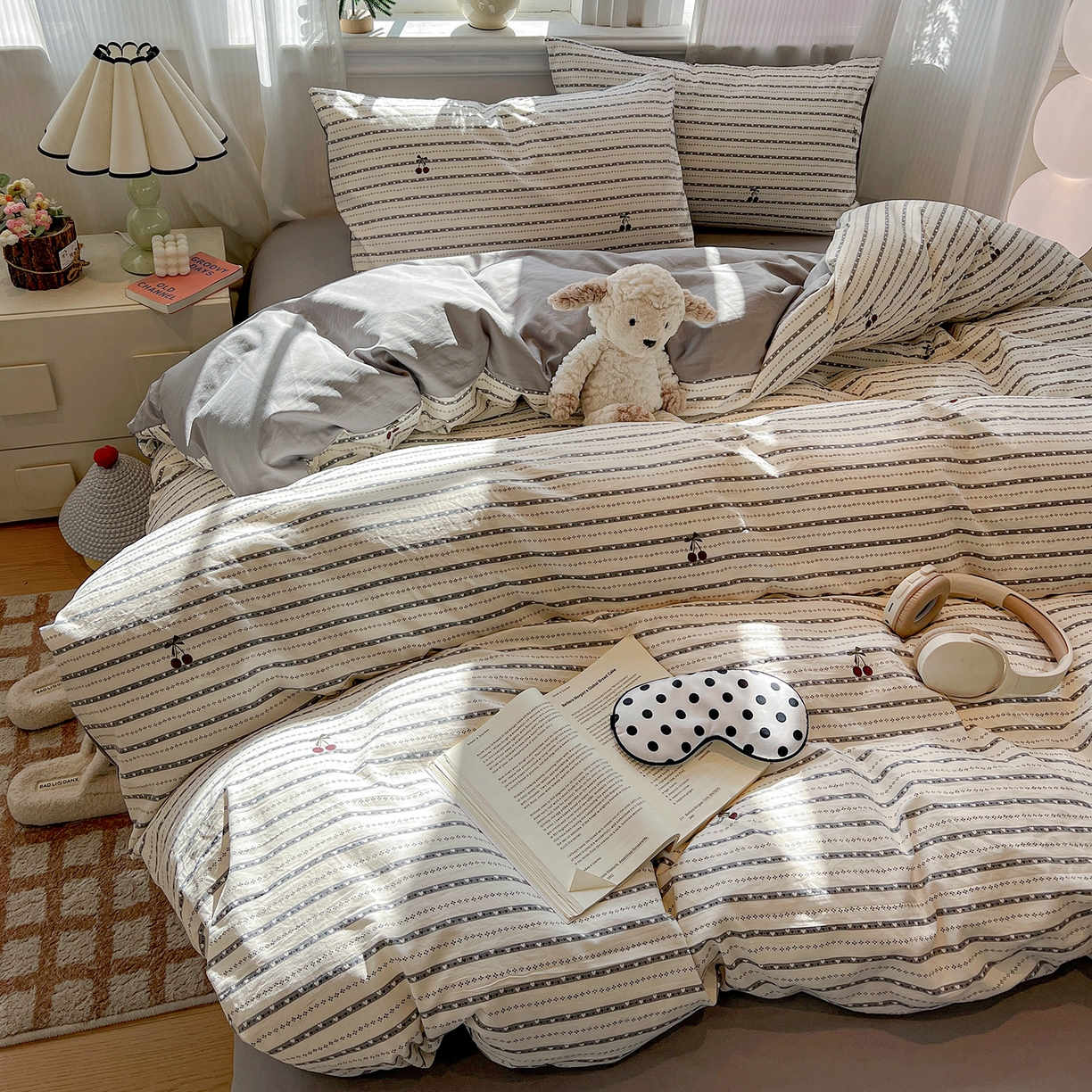 91家纺网 家纺一手货源 找家纺 梵克保罗 2026新款A类古法水洗仿棉云感纱四件套 灰樱桃