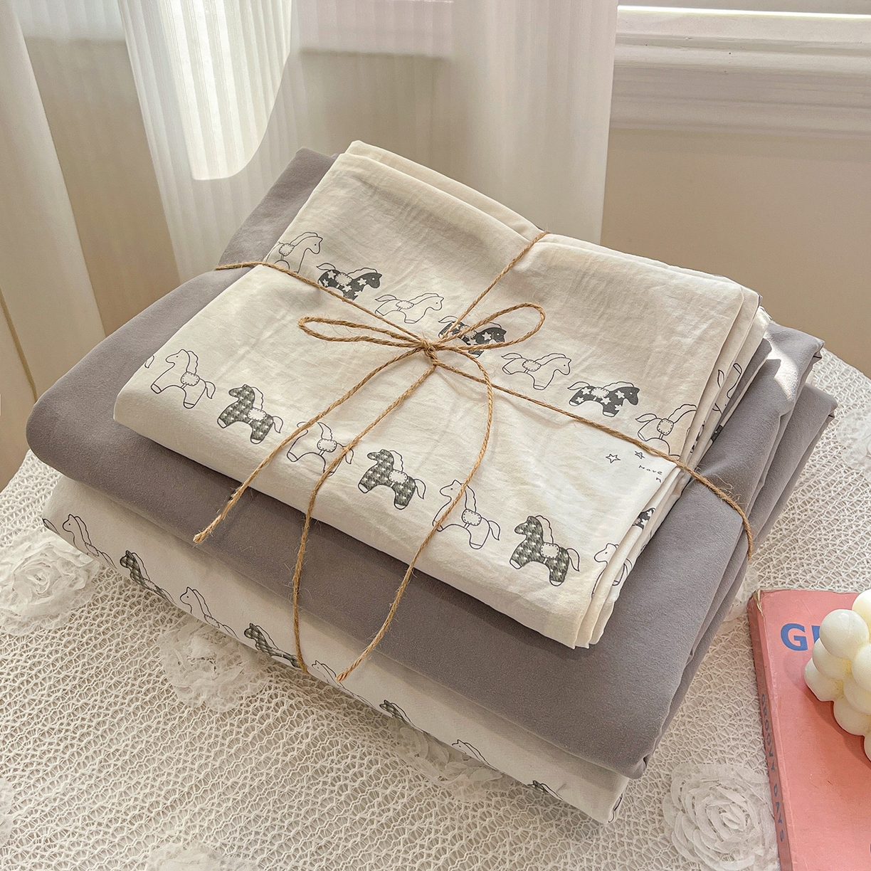 91家纺网 家纺一手货源 找家纺 梵克保罗 2026新款A类古法水洗仿棉云感纱四件套 小木马