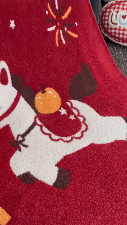 91家纺网 家纺一手货源 找家纺 RYB红黄兰 2026新款设计师原创多功能针织半边绒毛毯午休毯盖毯加厚毯子 大桔大利马