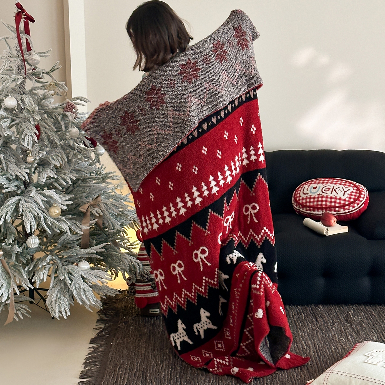 91家纺网 家纺一手货源 找家纺 RYB红黄兰 2026新款设计师原创多功能针织半边绒毛毯午休毯盖毯加厚毯子 费尔岛小马